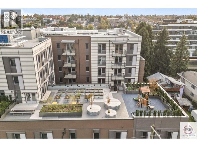 5085 McHardy St in Vancouver, BC - Building Photo - Building Photo