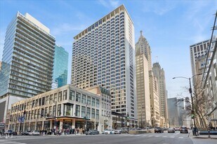 535 N Michigan Ave in Chicago, IL - Building Photo