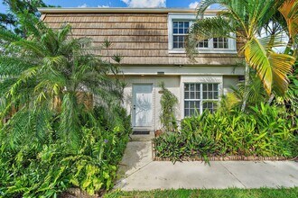 11582 Winchester Dr in Palm Beach Gardens, FL - Building Photo - Building Photo