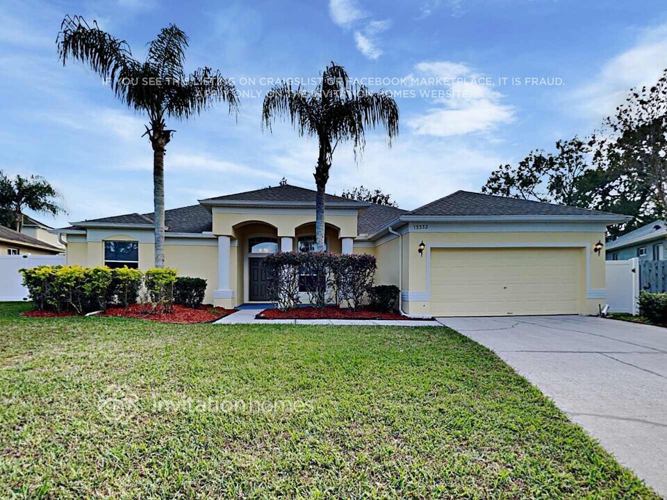 13332 Old Dock Rd in Orlando, FL - Foto de edificio