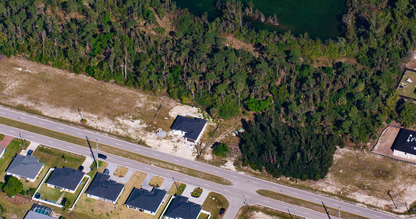 Embers Lake in Cape Coral, FL - Building Photo