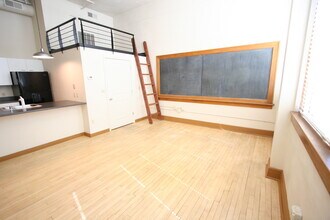 100 Broadway Blvd NE, Unit 303 in Albuquerque, NM - Foto de edificio - Building Photo