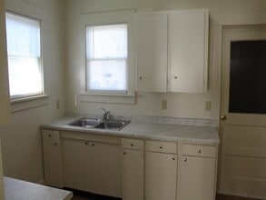 978 Pavone St in Benton Harbor, MI - Building Photo - Building Photo