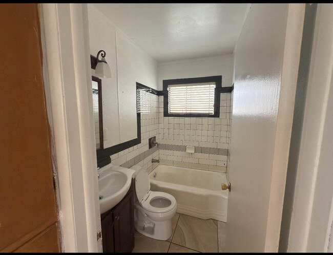 property at 3174 S Green St