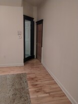 1942 W Division St, Unit 2R in Chicago, IL - Building Photo