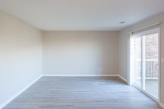City View Apartments in Newport, KY - Building Photo - Interior Photo