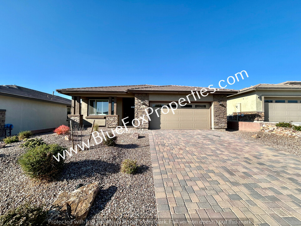 7720 W Laurel Ln in Marana, AZ - Building Photo