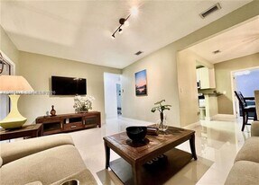 1380 SW 11th St in Miami, FL - Building Photo