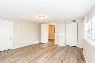 9406 Gisborne Dr in Jacksonville, FL - Building Photo - Building Photo