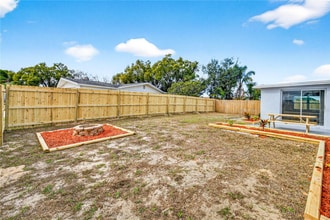 7538 Gulf Highlands Dr in Port Richey, FL - Building Photo - Building Photo