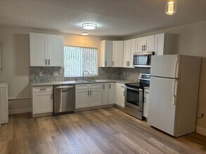 3802 N Lake Dr, Unit Unit 20 in Tampa, FL - Building Photo - Building Photo