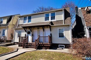 116 Maple Ave, Unit 3 in Montclair, NJ - Building Photo