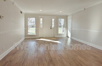 7557 Sharbeth Dr S in Jacksonville, FL - Building Photo - Building Photo