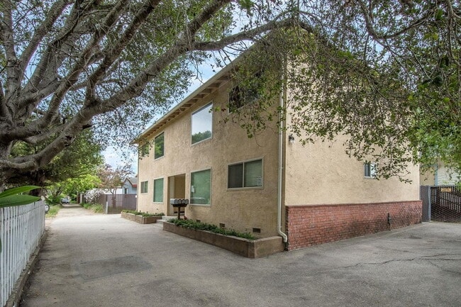 522 Barson St in Santa Cruz, CA - Foto de edificio - Building Photo
