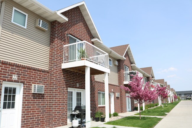 Maple Ridge Villa in West Fargo, ND - Building Photo - Building Photo