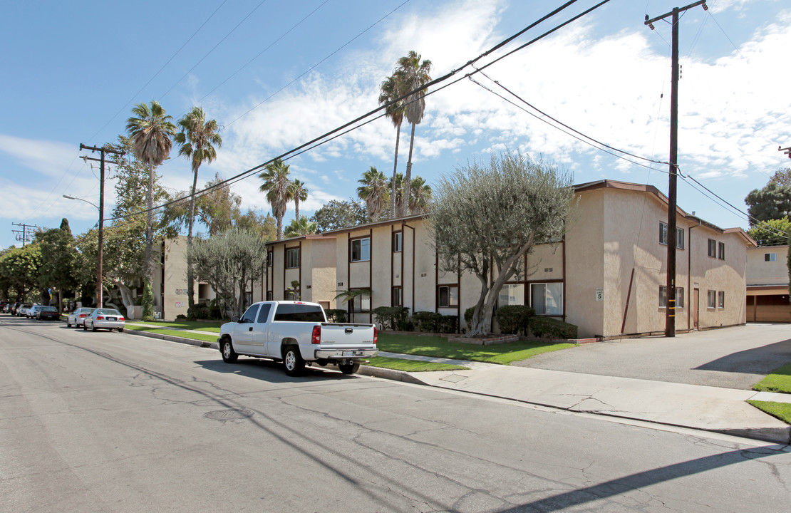 3504-3530 Garnet St in Torrance, CA - Foto de edificio