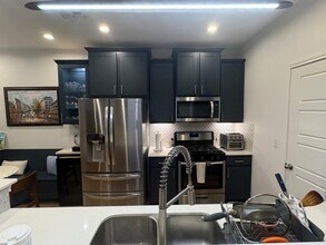 115 Thelonious Dr in Austin, TX - Foto de edificio - Building Photo