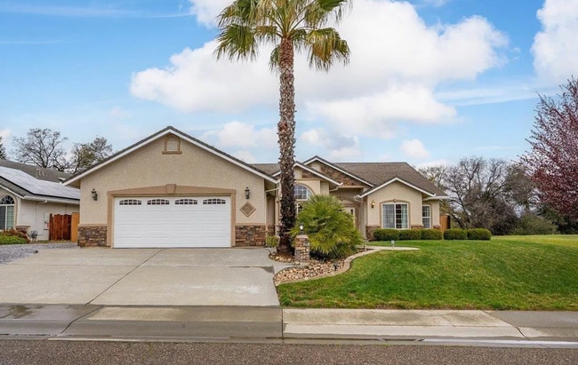 1460 Leonard Ln in Red Bluff, CA - Building Photo - Building Photo