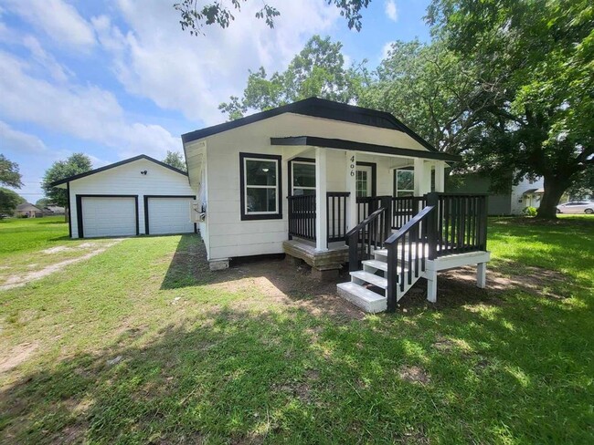 property at 406 E Foley St