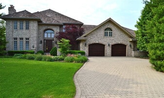 711 Berkshire Ct in Downers Grove, IL - Building Photo