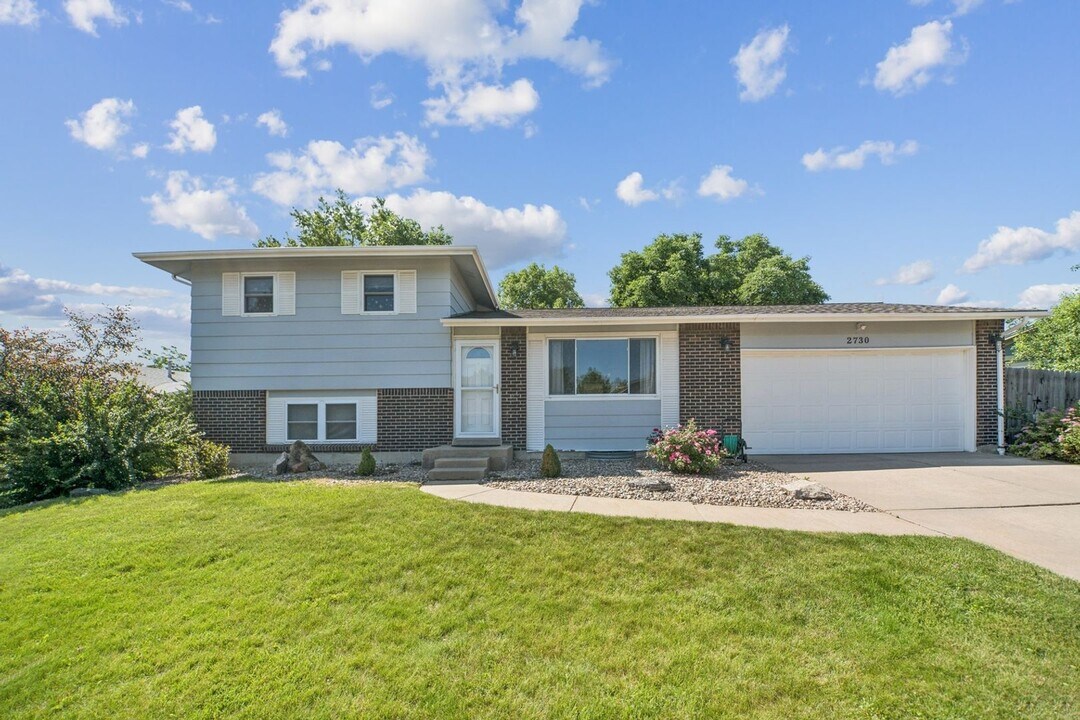 2730 Ridge Dr in Broomfield, CO - Building Photo