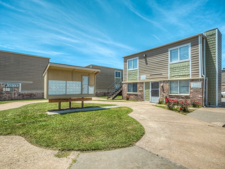 Garden Square Apartments in Oklahoma City, OK - Building Photo
