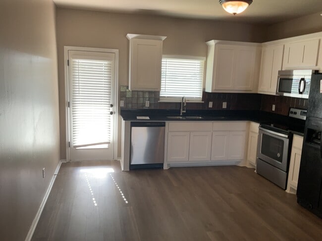 1308 Penn Ln in Moore, OK - Building Photo - Building Photo