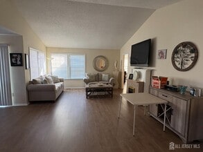 7A Daniel Webster Ave in Monroe Township, NJ - Building Photo - Building Photo