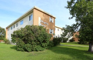 McQueen Manor in Edmonton, AB - Building Photo
