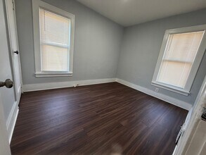 107 N Sanford St in Pontiac, MI - Foto de edificio - Building Photo