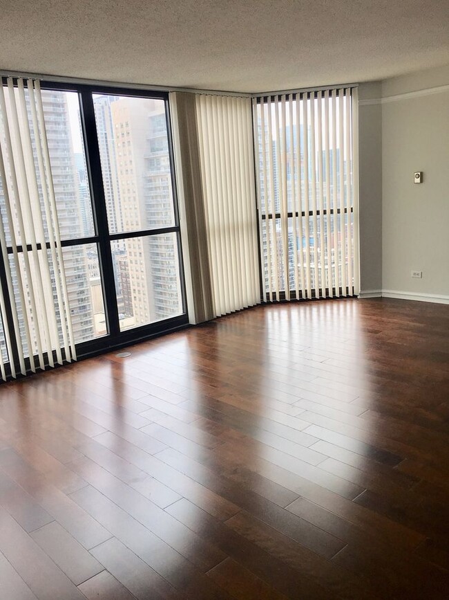 10 E Ontario St, Unit 2905 in Chicago, IL - Building Photo - Building Photo