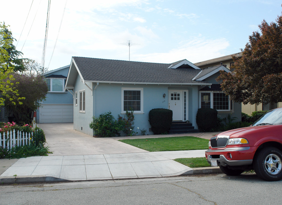 438 Grand Blvd in San Mateo, CA - Foto de edificio