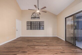 8888 N 47th Ave in Glendale, AZ - Foto de edificio - Building Photo