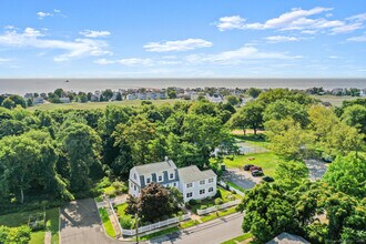 465 Edward St in Fairfield, CT - Building Photo - Building Photo