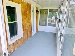 466 Efts Ln in Steubenville, OH - Building Photo - Building Photo