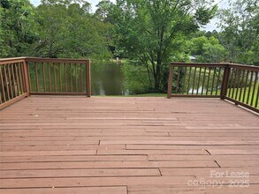 5027 Malibu Dr in Charlotte, NC - Building Photo - Building Photo