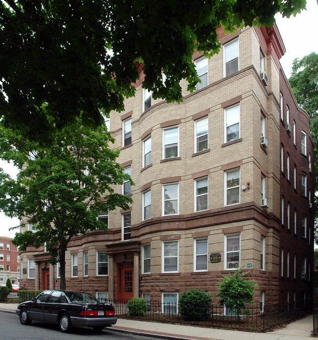 Maple Commons in Springfield, MA - Foto de edificio - Building Photo