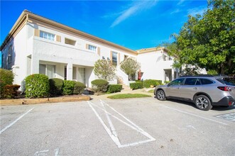 5257 Wedgewood Ln-Unit -30 in Sarasota, FL - Foto de edificio - Building Photo