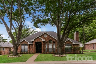 109 Redman Ln in Waxahachie, TX - Building Photo