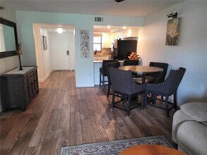 104 Capri Isles Blvd in Venice, FL - Building Photo - Building Photo