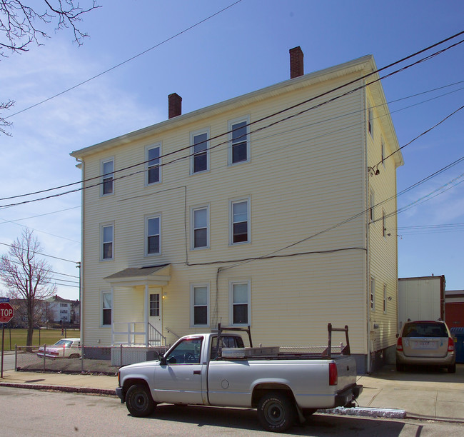 730 Globe St in Fall River, MA - Building Photo - Building Photo