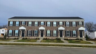330 Fall Harvest Parkway in Wentzville, MO - Building Photo