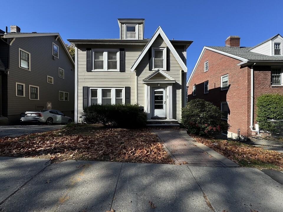 80 Lake St in Boston, MA - Building Photo