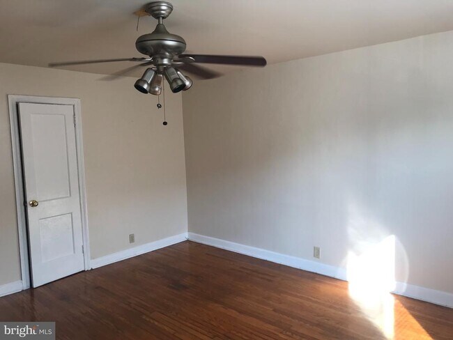 6304 Gardenia St in Philadelphia, PA - Building Photo - Building Photo