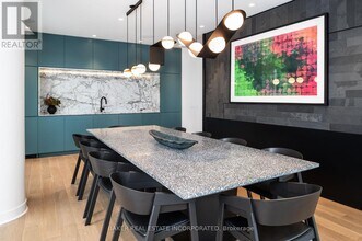 740-740 Dupont St in Toronto, ON - Building Photo - Building Photo