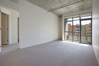 1050 Island Ave in San Diego, CA - Building Photo - Building Photo