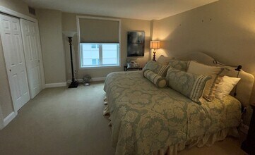 73 Chelsea St, Unit 301 in Boston, MA - Foto de edificio - Building Photo