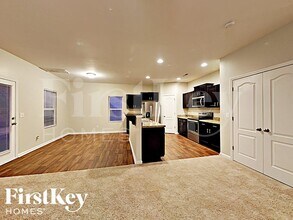 6402 Springbeauty Dr in Charlotte, NC - Foto de edificio - Building Photo