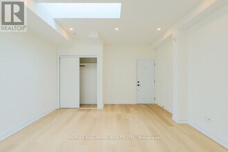 2199 Queen St E in Toronto, ON - Building Photo - Building Photo