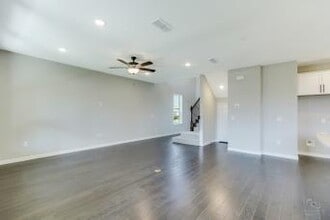 260 Lee Roy Jordan St in Irving, TX - Building Photo - Building Photo